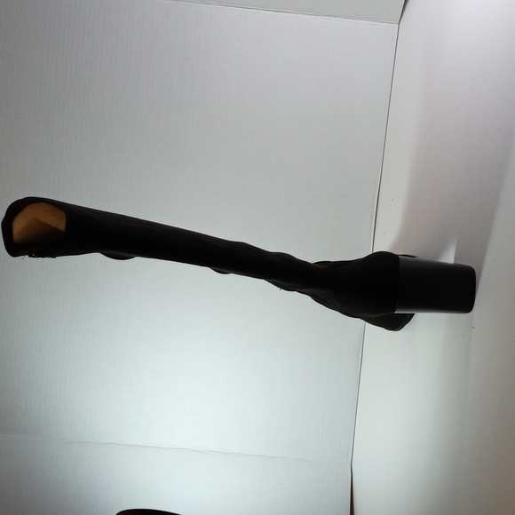 Overn-The - Knee Boots - Picture 2 of 5